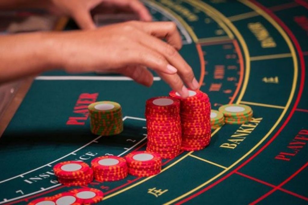 Luật chơi bài Poker tại nhà cái ku711