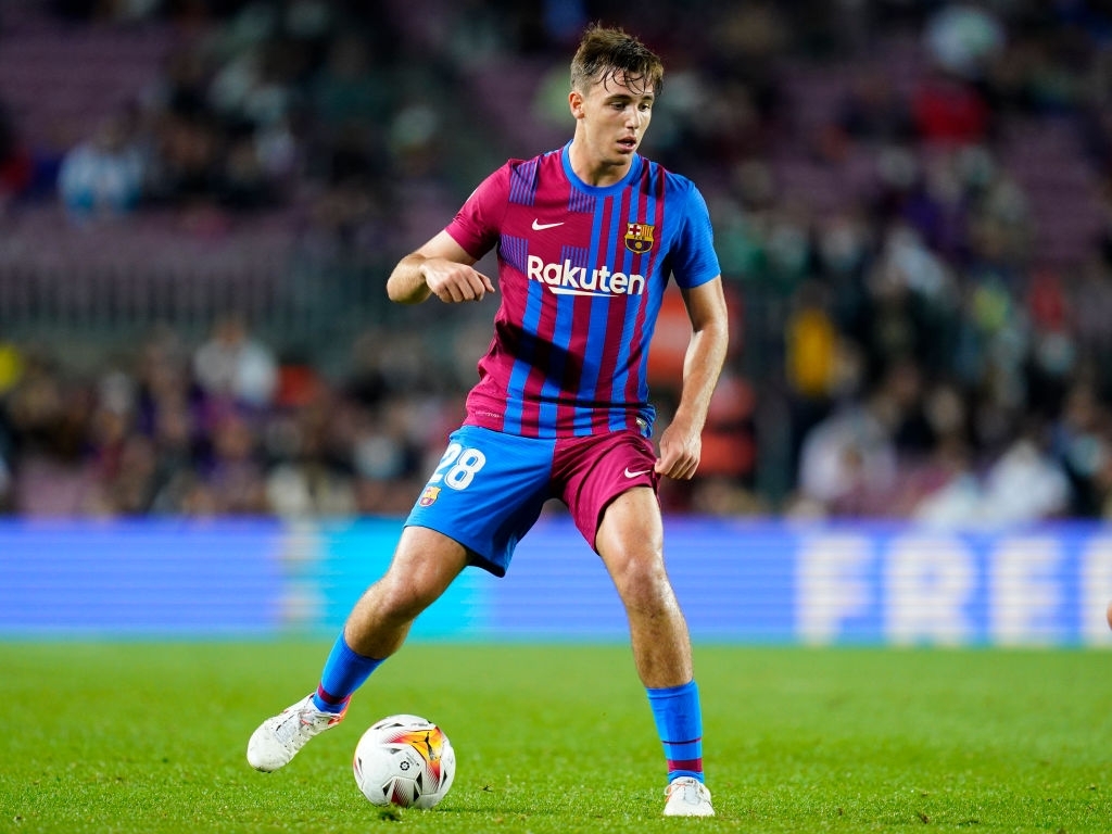 https://www.gettyimages.com/detail/news-photo/frenkie-de-jong-of-barcelona-in-action-during-the-la-liga-news-photo/1236258896?adppopup=true